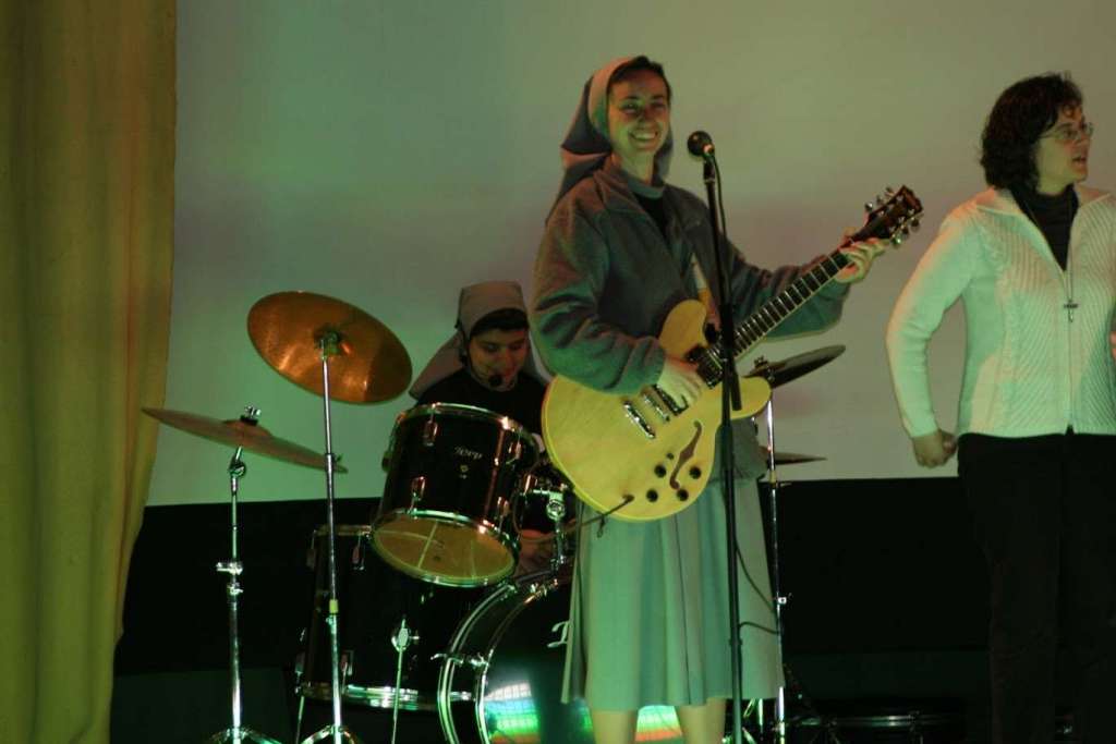 Inma y Nati (HNSC) en la Actuación de las Hermanas de la Consolación en el Festival Vocacional Samuel 2007